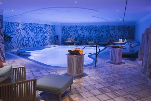 Swimming pool, Hotel Rosenpark in Marburg