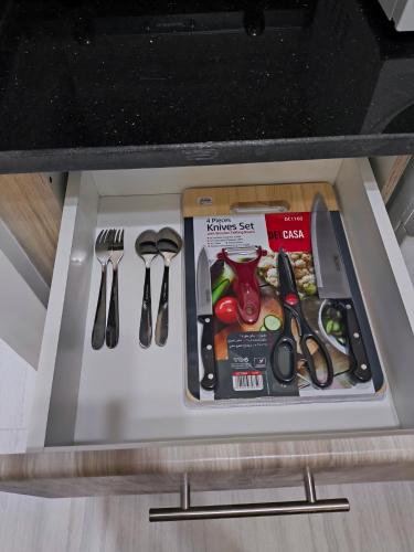 City view apartment - image 11