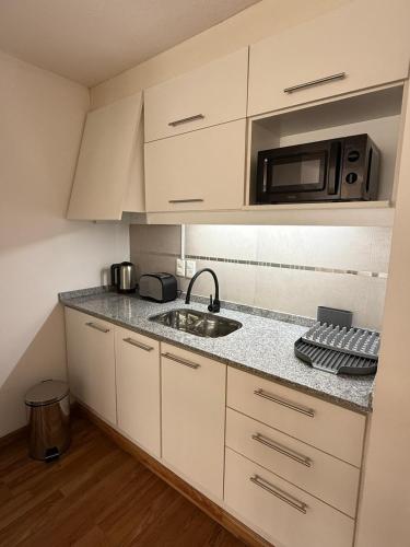 Estudio moderno la mejor ubicación en Montevideo - image 3
