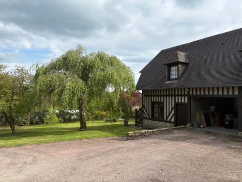 Сад, Le Cottage in Cambremer