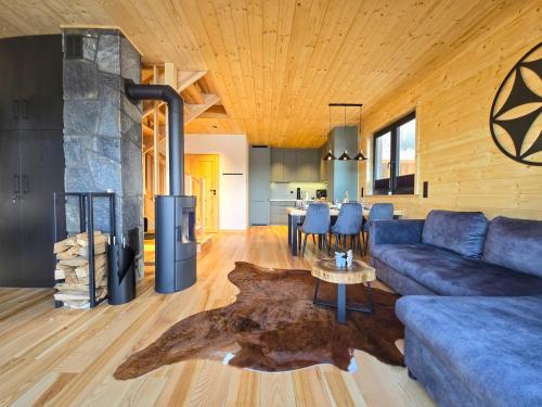 LK Mountain Residence domki i segmenty z prywatnym jacuzzi, sauną i widokami na góry i jezioro (LK Mountain Residence domki i segmenty z prywatnym jacuzzi, sauna i widokami na gory i jezioro) in Falsztyn