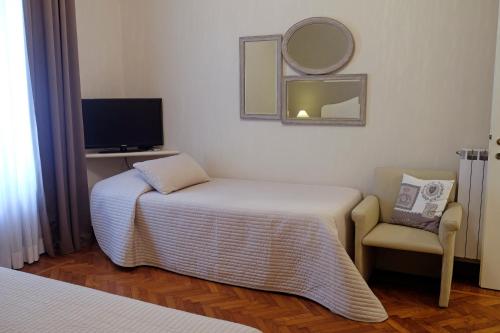 2 bedrooms, 3 beds