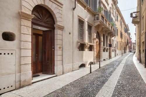 Verincanto Suite In old Verona Downtown - image 4