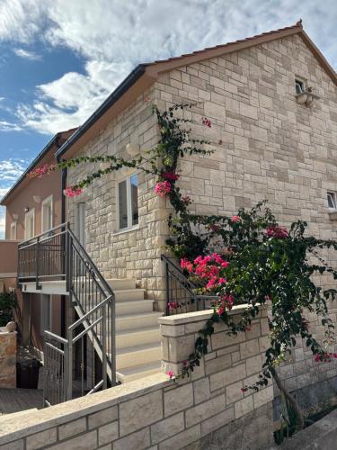 Apartman Bugenvila Postira Brač