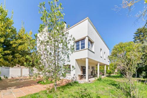 Moderna casa luminosa con gran jardín en Begues (Moderna casa luminosa con gran jardin en Begues) in Begues