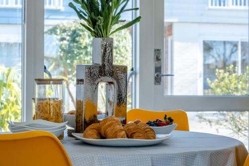 Facilities, 2 Bed in Norton oc-y30739 in Freshwater North