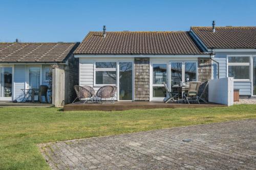 Facilities, 2 Bed in Norton oc-y30739 in Freshwater North