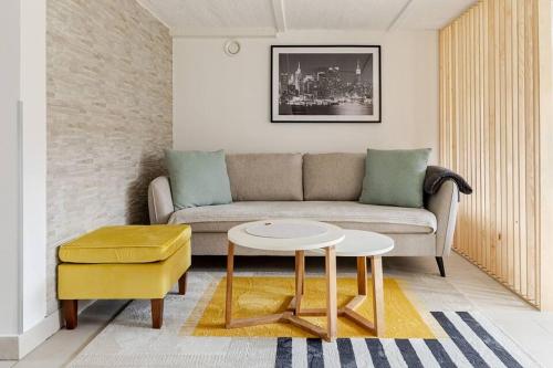 Kattarp Home Cellar - Free Parking & Private Entrance in Sodra Sofielund