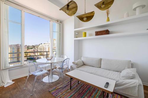 fAir-conditioned Seafront Apartment – Nice
