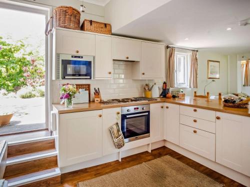 Facilities, 1 Bed in Cowes oc-ic084 in Cowes South and Northwood