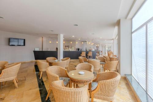 Pub/Lounge, BLUESEA Brisa Roquetas in Roquetas De Mar