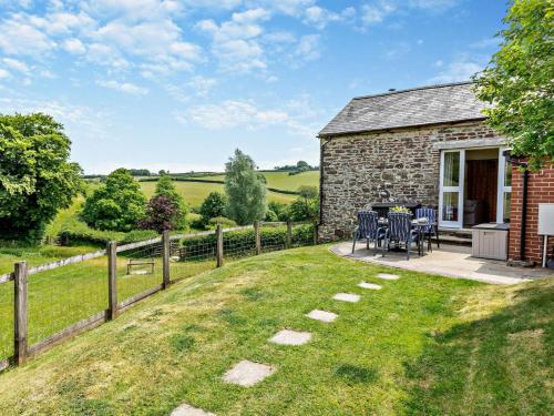 Iekārtas, 2 Bed in Dulverton oc-threb in East Anstey