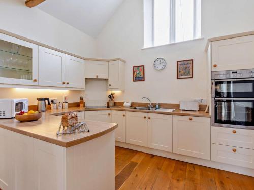 Iekārtas, 2 Bed in Dulverton oc-threb in East Anstey
