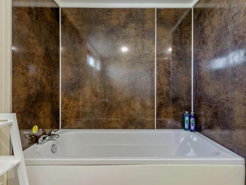 Iekārtas, 2 Bed in Sowerby Bridge oc-90887 in Ripponden