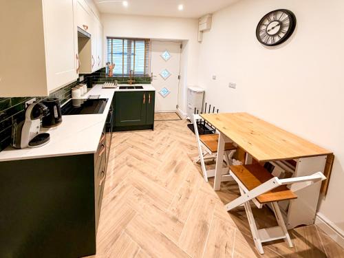Seadmed, Broadweavers - Very Cute Cottage In Dursley By STAE-Homes in Cam