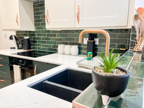 Seadmed, Broadweavers - Very Cute Cottage In Dursley By STAE-Homes in Cam