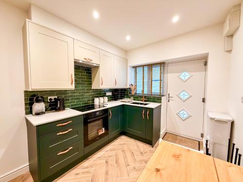 Seadmed, Broadweavers - Very Cute Cottage In Dursley By STAE-Homes in Cam