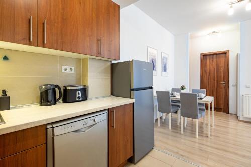 Central - Terrace - Modern - image 12