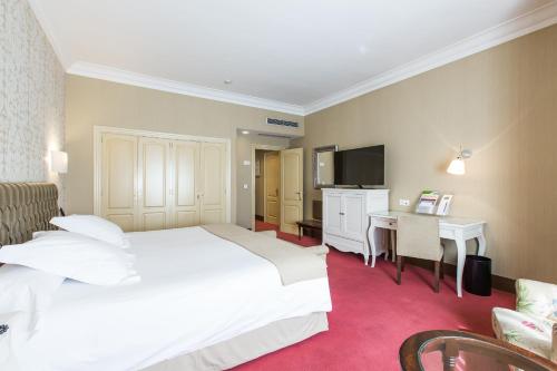 Hotel Carlton - image 11