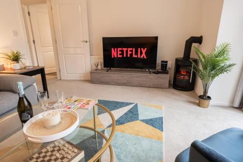 Stylish Detached Upton Home Sleeps 8 Parking in Birkenhead