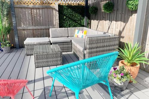 Stylish Detached Upton Home Sleeps 8 Parking in Birkenhead