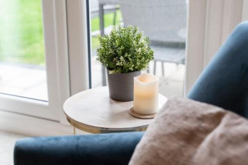 Stylish Detached Upton Home Sleeps 8 Parking in Birkenhead