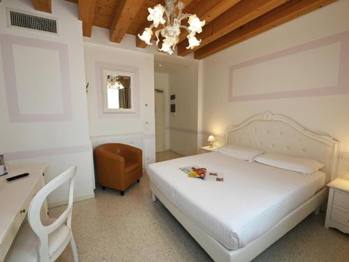 Hotel Villa Patriarca Room Type - Classic Double Room with Extra Bed