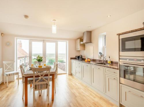 Iekārtas, 2 Bed in Brancaster Staithe oc-kt179 in Brancaster