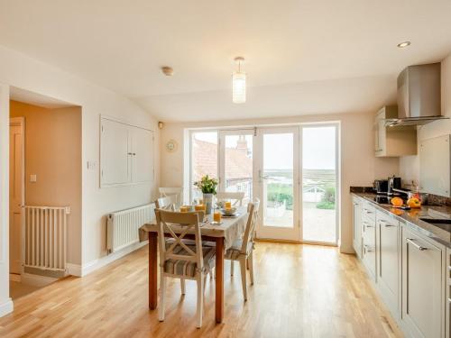 Iekārtas, 2 Bed in Brancaster Staithe oc-kt179 in Brancaster