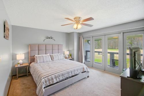 Smoky Mountain Escape Golf Views Near Gatlinburg – khách sạn tại Pittman Center