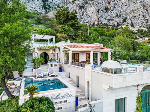 Holiday Home Villa Rita mit Blick auf das Wasser by Interhome – khách sạn tại Kotišina
