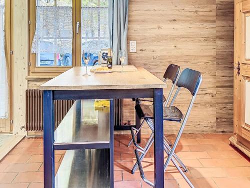 Küche, Apartment Chalet l'Aube by Interhome in Les Diablerets