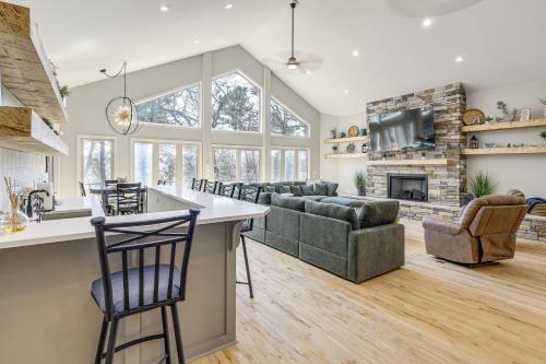 Hot Tub & Games Galore! Greers Ferry Lake Home in Fairfield Bay (AR)