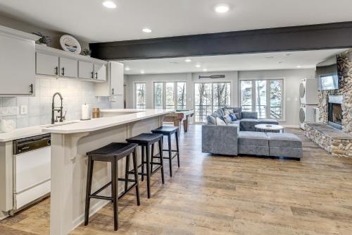 Hot Tub & Games Galore! Greers Ferry Lake Home in Fairfield Bay (AR)