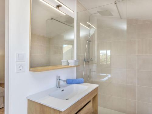 Fürdőszoba, Villa Can Gordei by Interhome in L'Esplai del Penedès