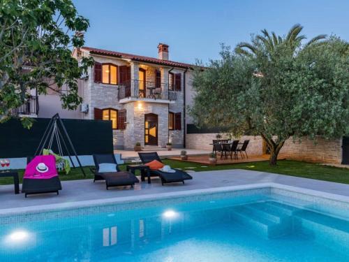 Holiday Home Villa Pietra by Interhome – khách sạn tại Galižana