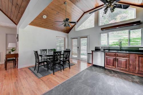 . Peaceful Lake view w/Access of Watts Bar Lake