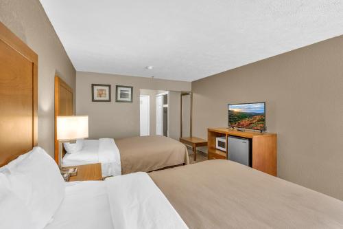 2 double beds