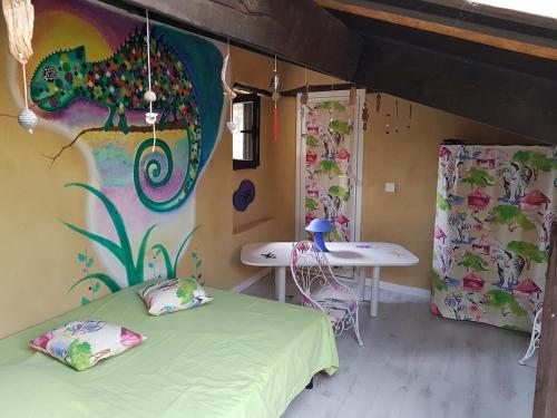 Small village house, bright and quiet in Saint-Christol-de-Rodières