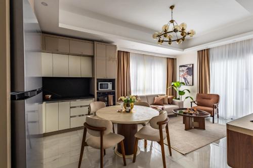 Sea & Mountain View Huge Terrace – khách sạn tại Mahmutlar