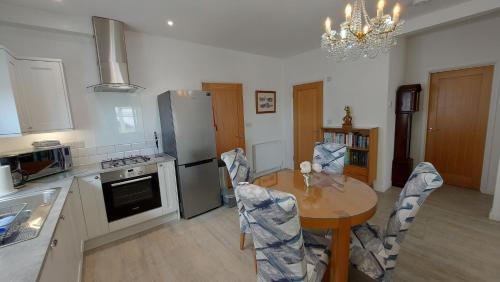 Meadow View Apartments near Fistral Blu