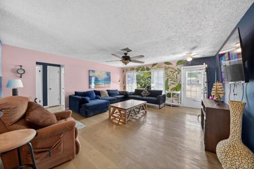 The Lake Home - PET FRIENDLY! A Beautiful Oasis In The Heart Of Florida! home in Dundee (FL)