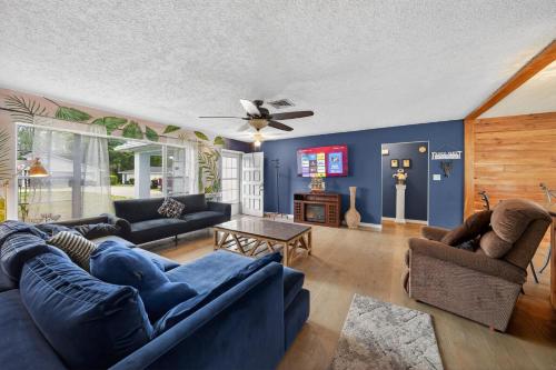 The Lake Home - PET FRIENDLY! A Beautiful Oasis In The Heart Of Florida! home in Dundee (FL)
