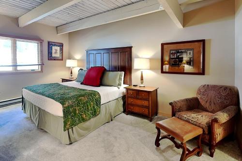 Timberline Condominiums 2 Bedroom Unit B2H - image 12