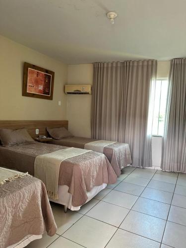 1 double bed, 1 twin bed
