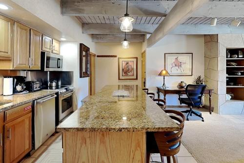 Timberline Condominiums 1 Bedroom Unit B1B - image 30