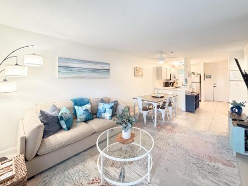 Coastal 2 bed 2 ba Villa - Pools - beach access in 힐튼 헤드 아이랜드 (SC)