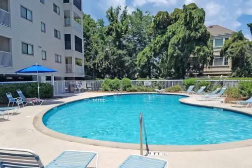 Coastal 2 bed 2 ba Villa - Pools - beach access in 힐튼 헤드 아이랜드 (SC)