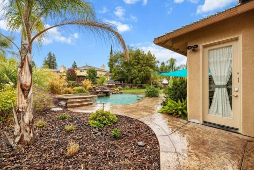 Tranquil Retreat: Pool, Spa, Firepit, Peloton, WFH - Loomis, CA
