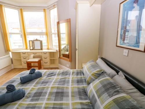 1 Hilton Flats - image 3